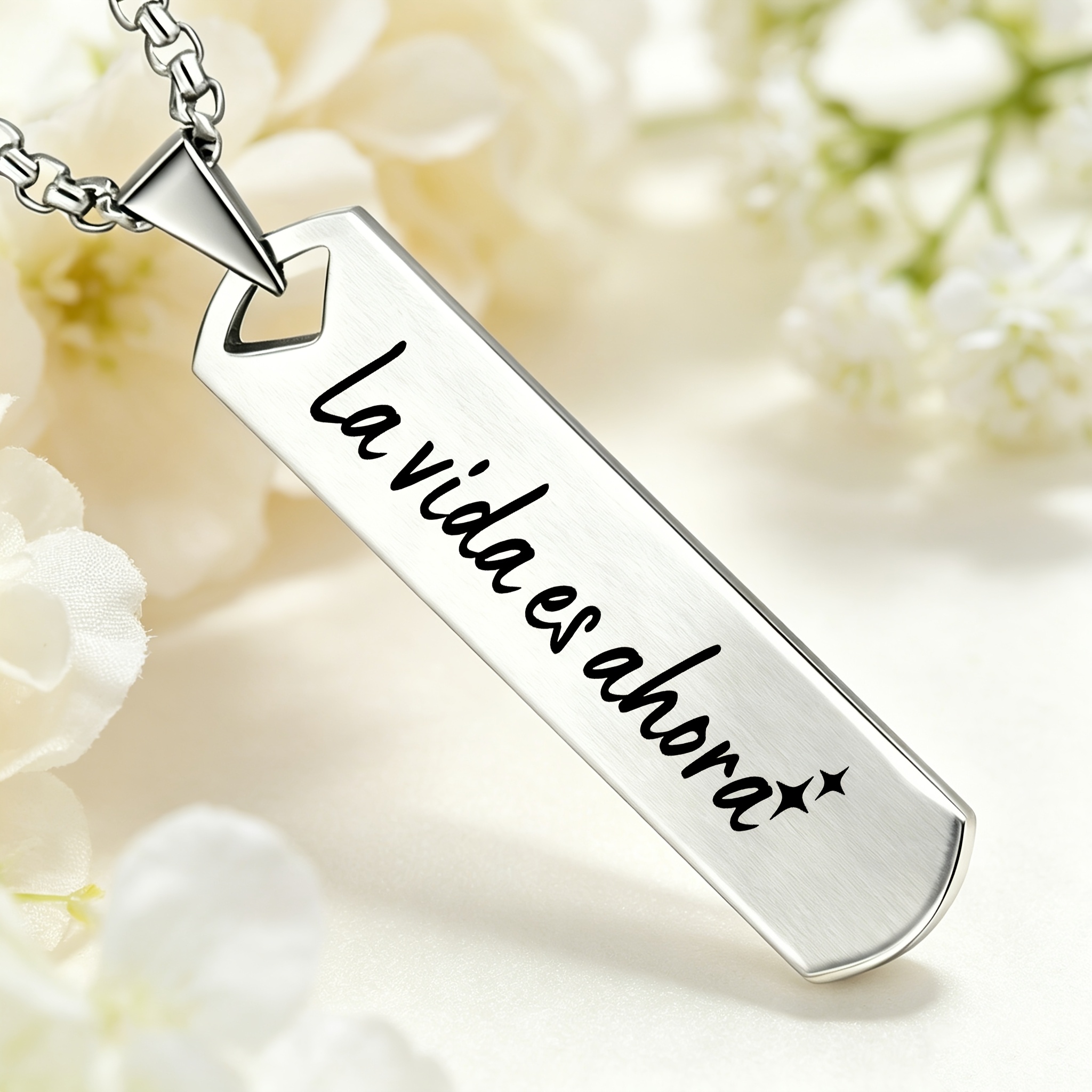 Spanish Phrase Pendant Necklace "LIFE NOW", Retro Design